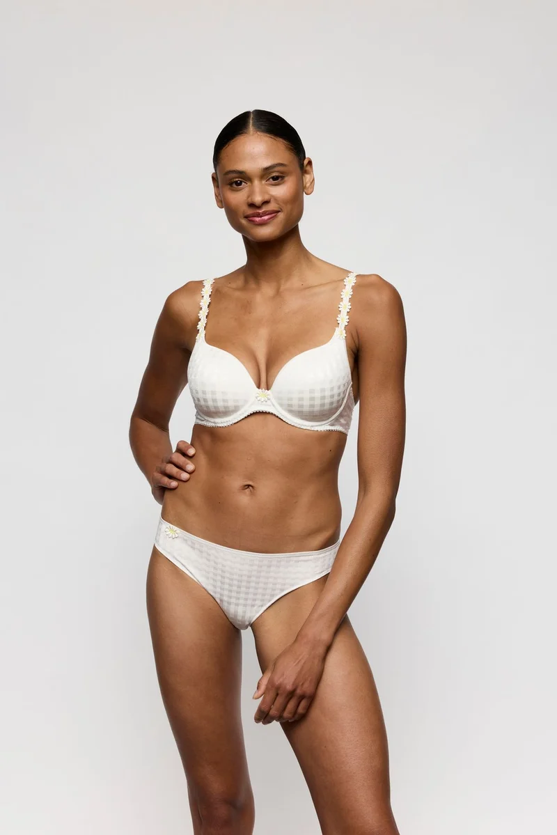 AVERO Ivory Petal Unterlegter BH Herzform