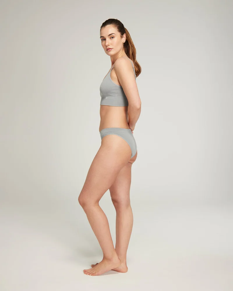 Nudea - TENCEL Nahtloser High-Leg-Slip Sturmgrau