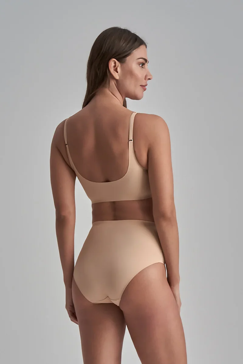 ByeBra – Unsichtbare Shapewear mit leichter Stützwirkung, unsichtbarer Slip mit mittelhohem Bund, Beige