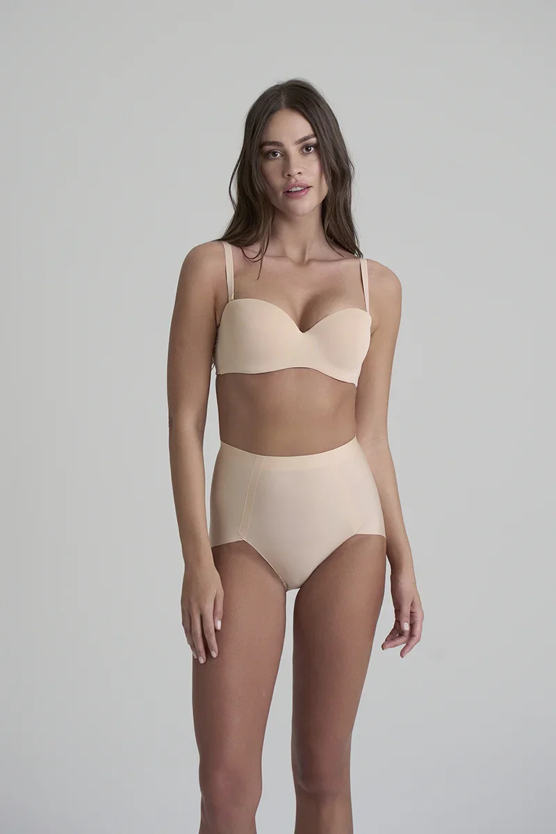 ByeBra – Smooth Essentials (mittlere Stützkraft) Slip mit mittelhohem Bund, 2er-Pack, Beige
