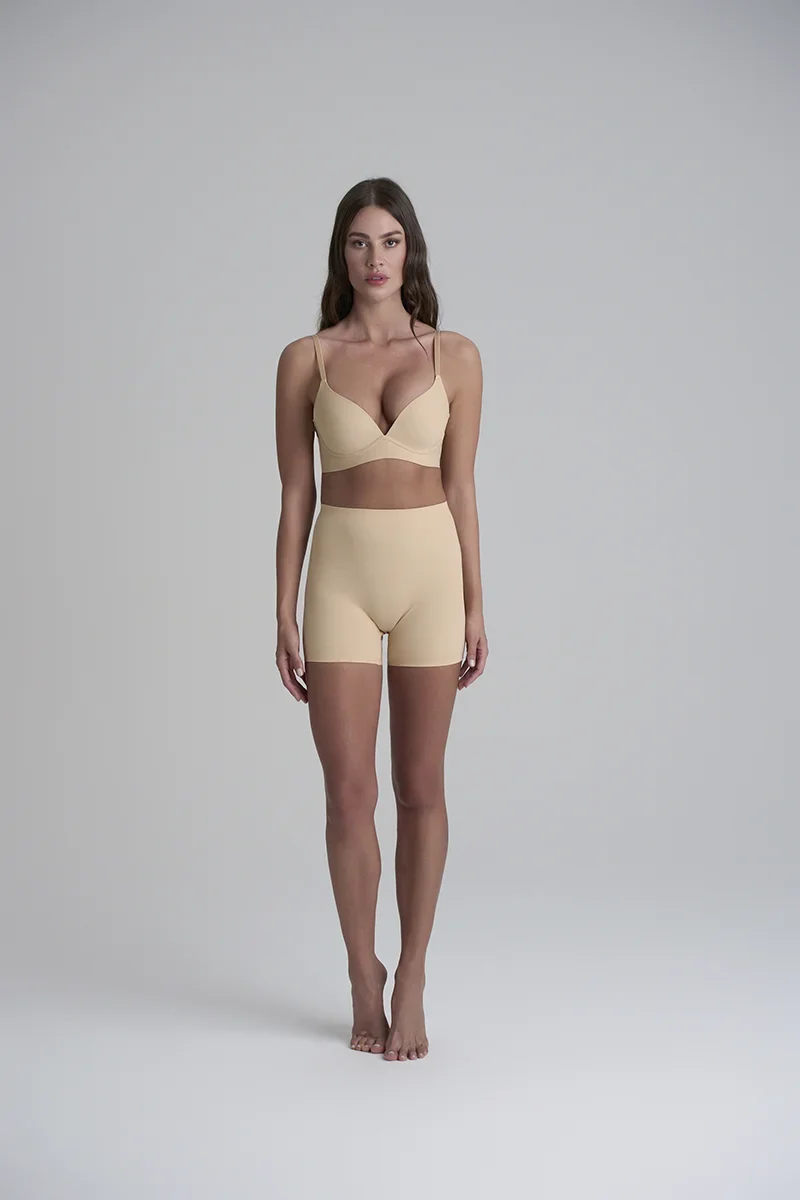 ByeBra – Unsichtbare Shapewear mit leichter Stützwirkung, mittelhoch geschnitten, beige