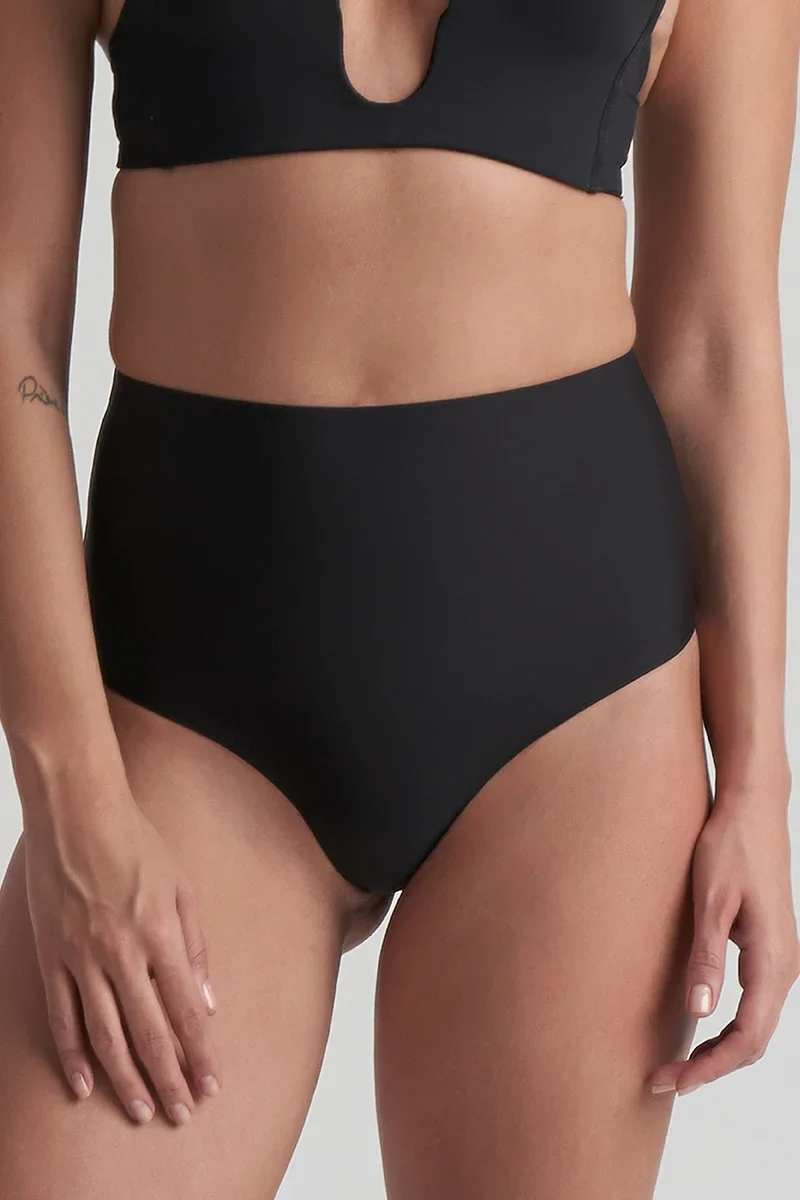 ByeBra – Taillenformende Shapewear (Extra starker Halt) Taillenformender String mit mittelhohem Bund, Schwarz