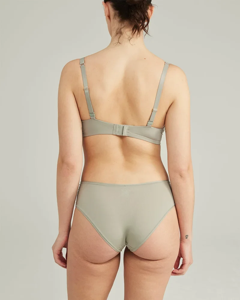 Nudea - Stretch-Bikinihose mit mittelhohem Bund, Salbeigrün