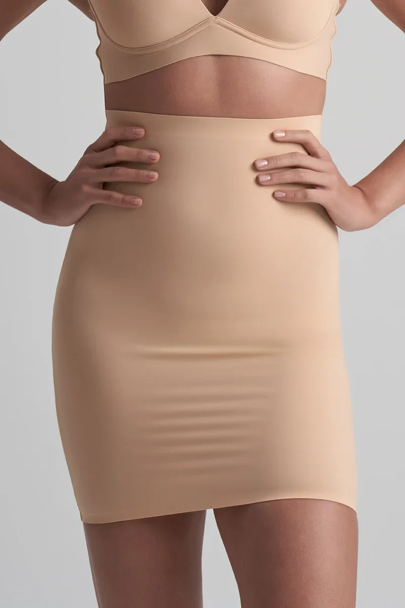 ByeBra – Unsichtbare Shapewear mit leichter Stütze und unsichtbarem Rock, Beige