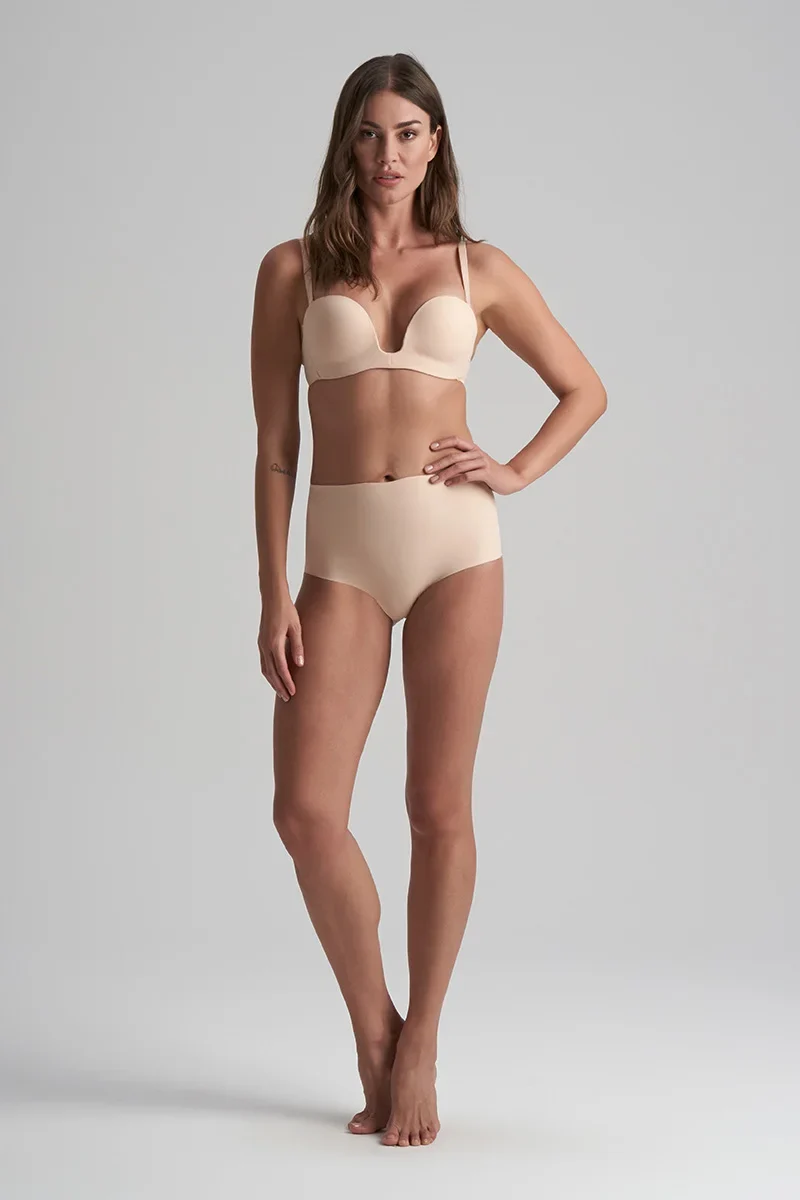 ByeBra – Shapewear mit tiefem Rückenausschnitt (leichte Stütze), mittelhoher Bund, beige