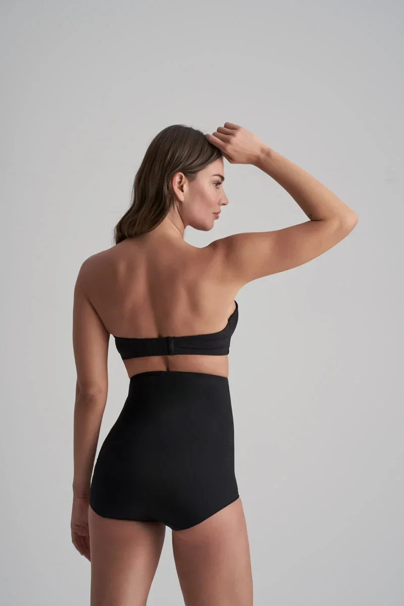 ByeBra – Smooth Essentials (mittlere Stützkraft) High Waist Slip Schwarz