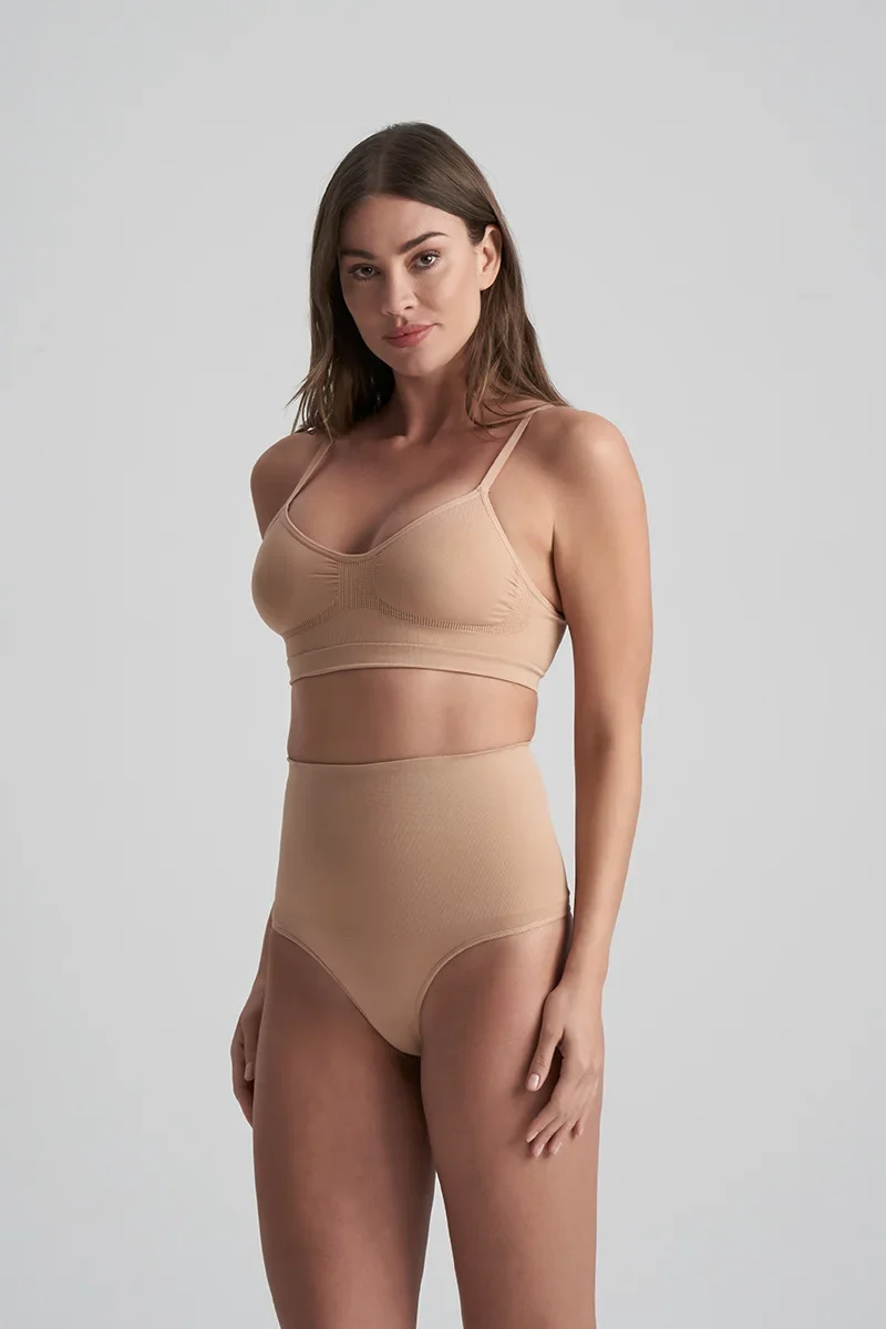 ByeBra – Nahtlose Shapewear (Starker Halt) Nahtloser High-Waist-Tanga Beige