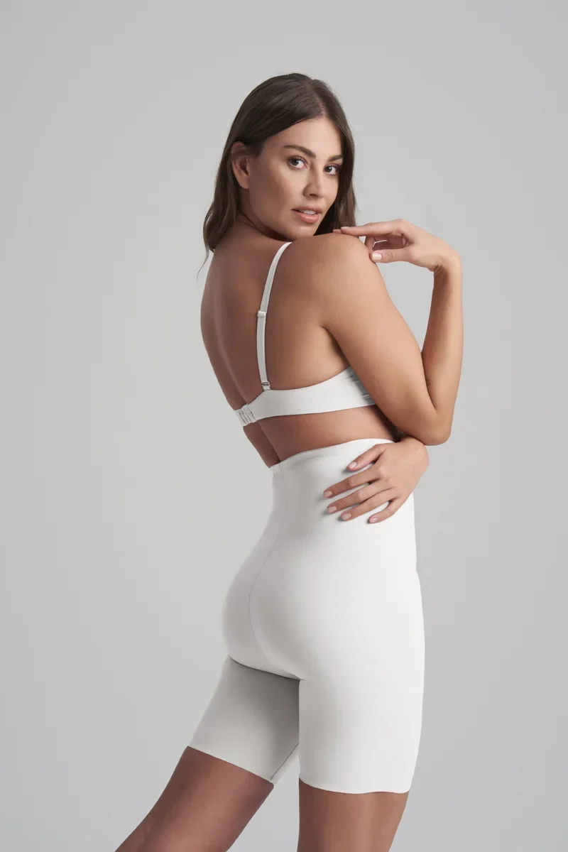 ByeBra – Formgebende Unterwäsche (Starker Halt) Formgebende Shorts mit hohem Bund, Elfenbein