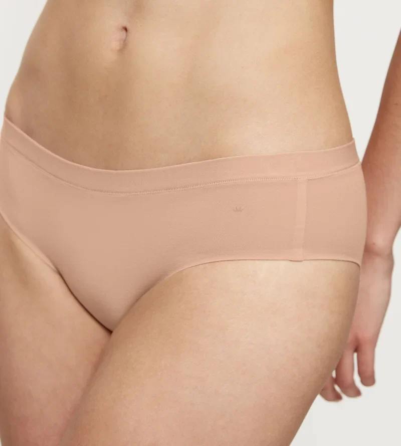 Triumph – Smart Natural Hipster Ex Neutral Beige