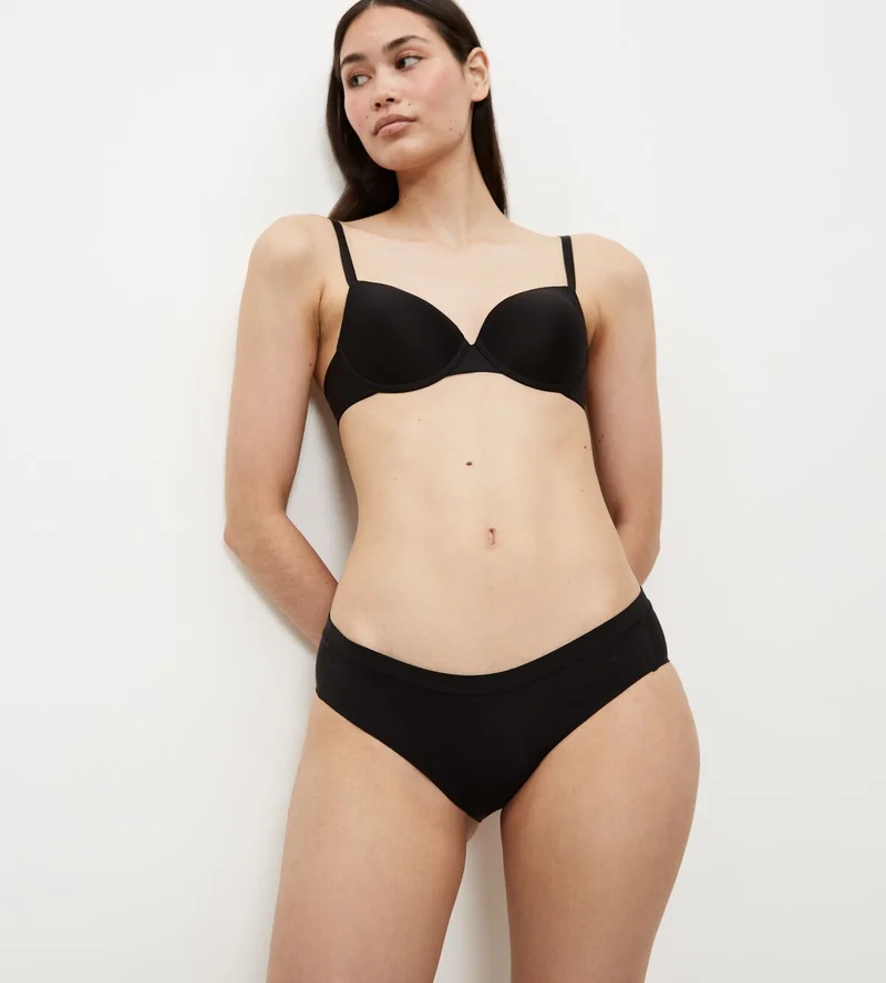 Triumph – Smart Natural Hipster Ex Black