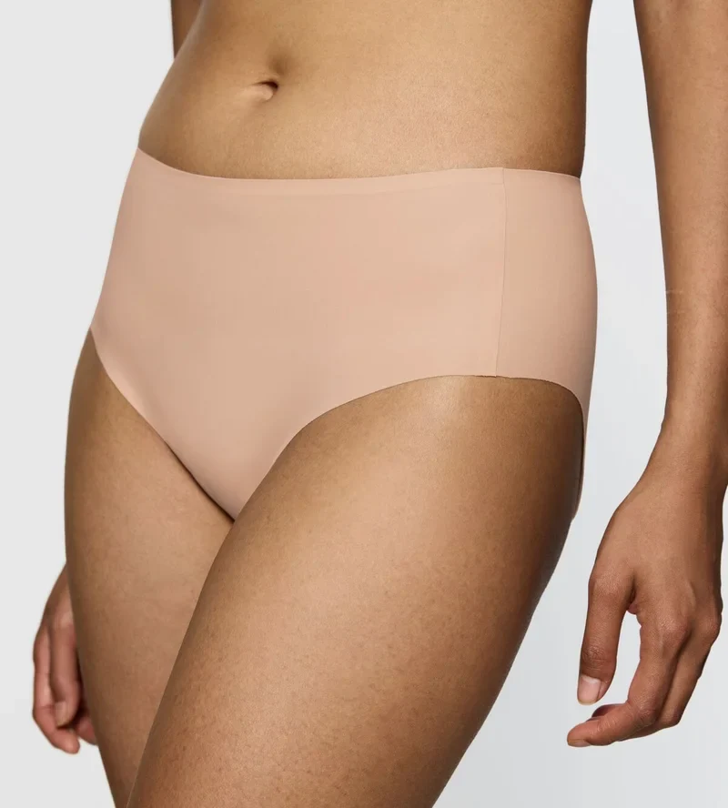 Triumph – Smart Invisible Maxi Brief Neutral Beige