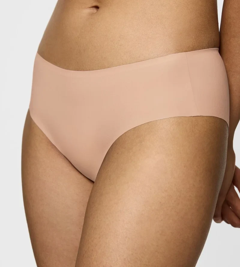 Triumph – Smart Invisible Hipster Neutral Beige