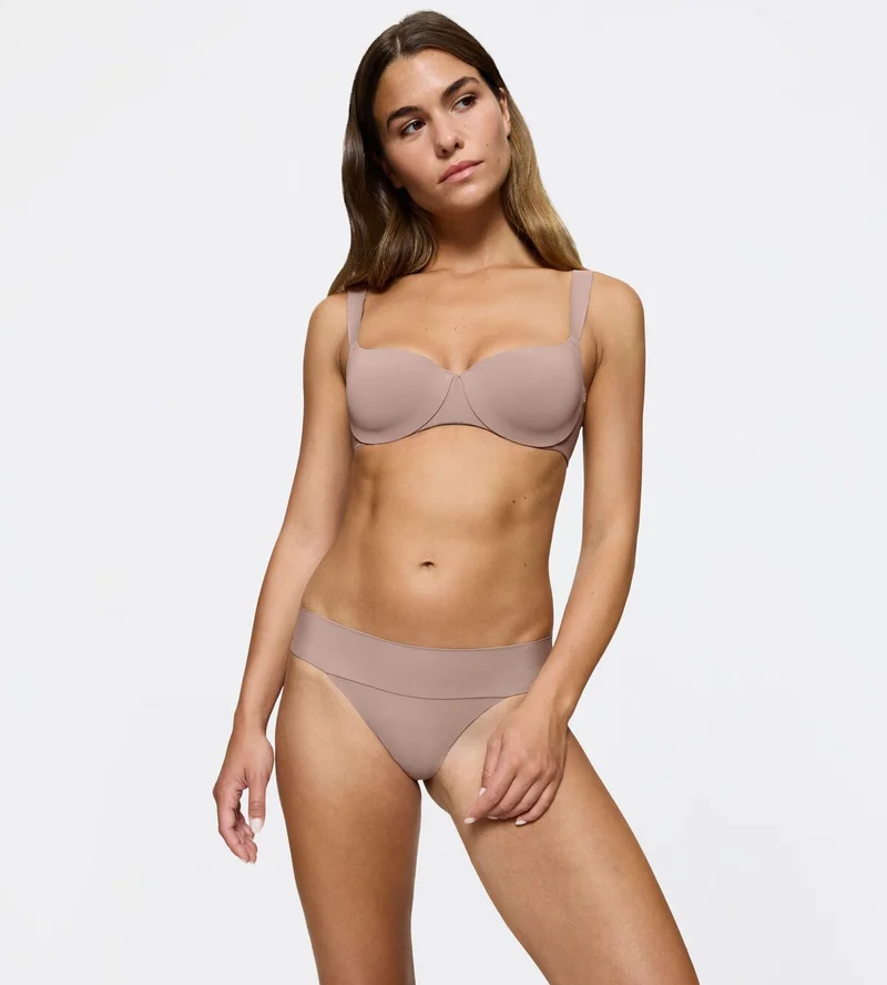 Triumph – Body Make-Up Essentials Illusion String Ex Schokoladenmousse