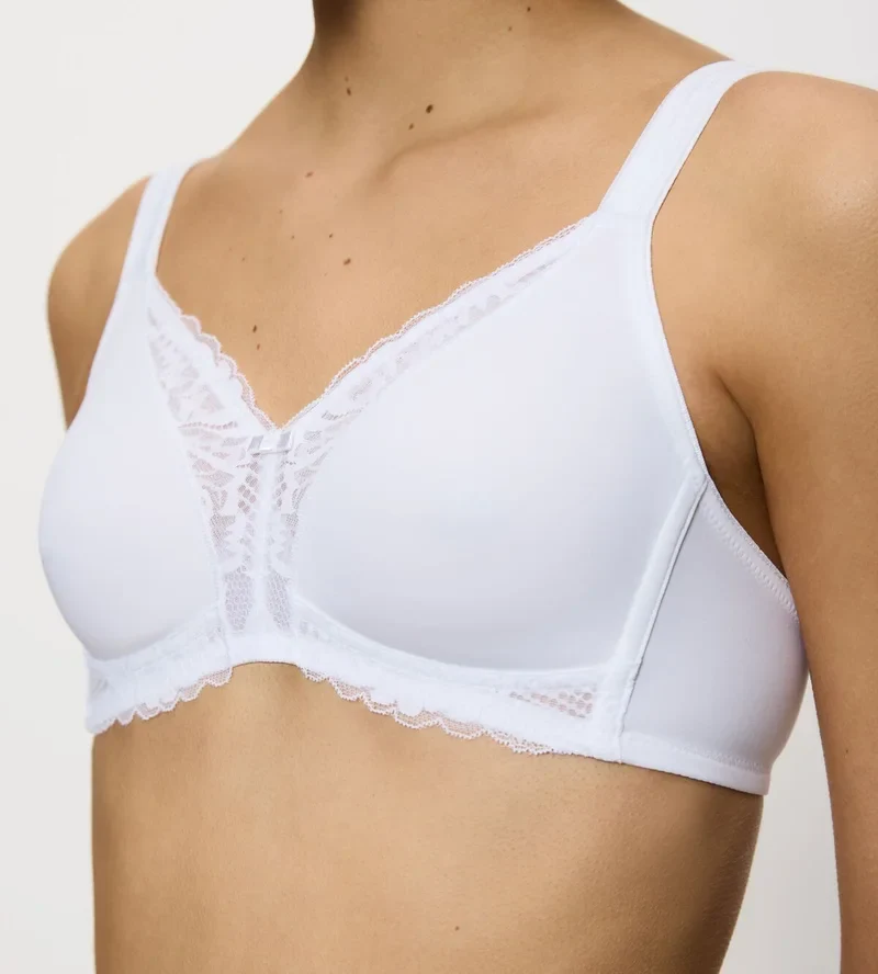 Triumph – Modern Lace Plus Cotton Wireless Bra Weiß