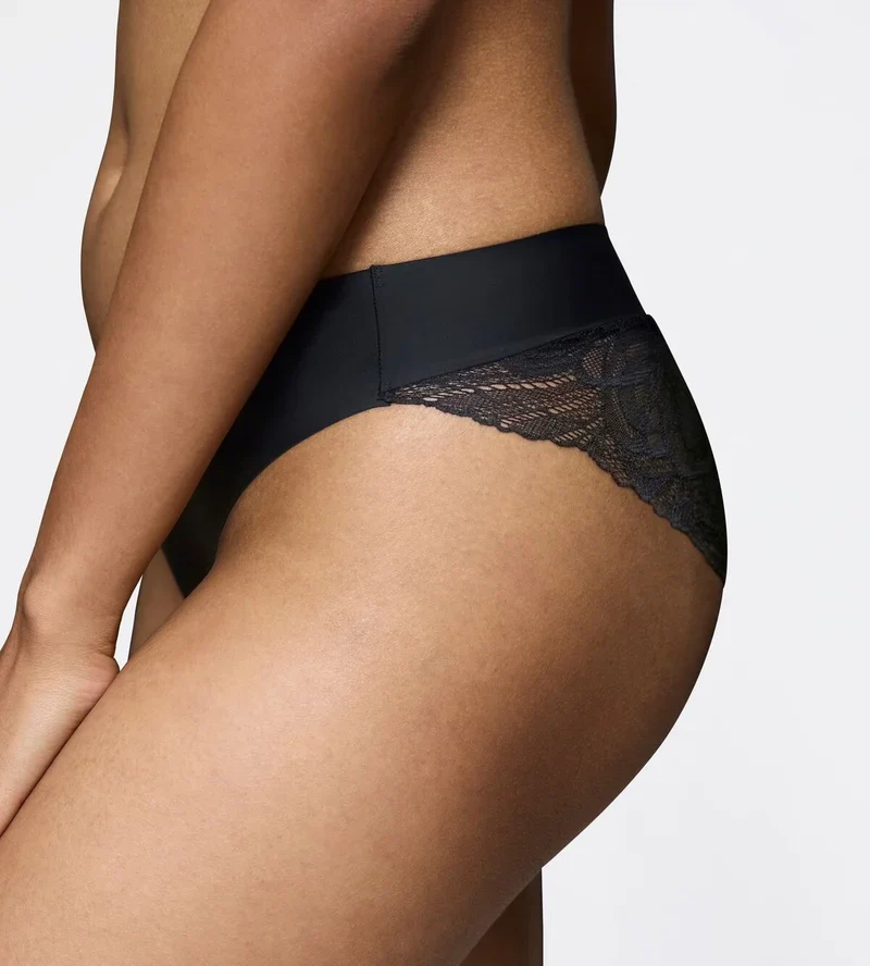 Triumph – Body Make-Up Essentials Illusion Lace Highleg Tai Brief Schwarz