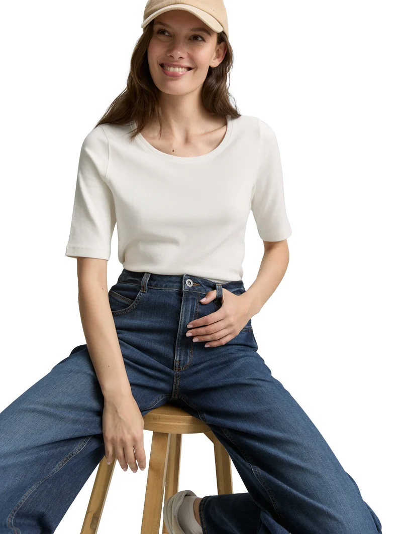 Basic T-Shirt