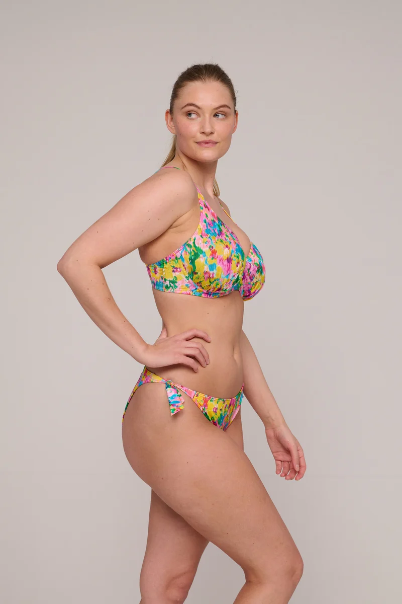 UBUD sun glow halb unterlegter Bikini tief.