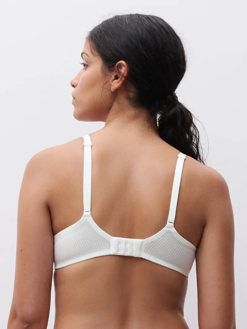 Chantelle – Legend Plunge T-Shirt-BH Milch