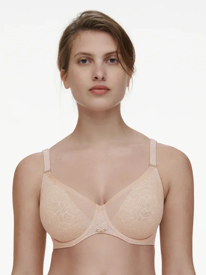 Chantelle - Geformter BH aus reiner Spitze, Goldbeige