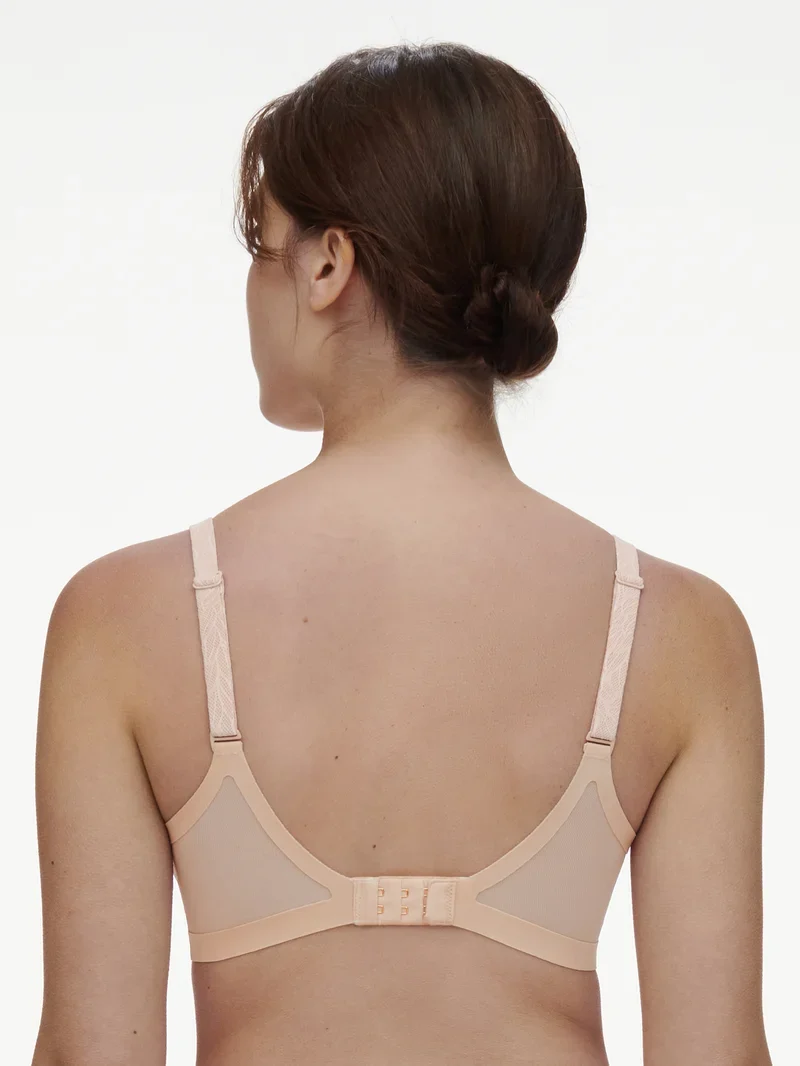 Chantelle - Geformter BH aus reiner Spitze, Goldbeige